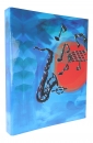 blauer Ringbuchordner mit Saxophon und Noten