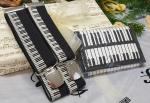 Keyboard-Geschenkset aus Hosenträger und Geldbörse mit Tastatur, in schwarz/weiß